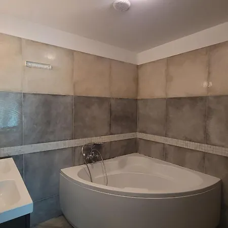 Villa With Total Privacy Loborika